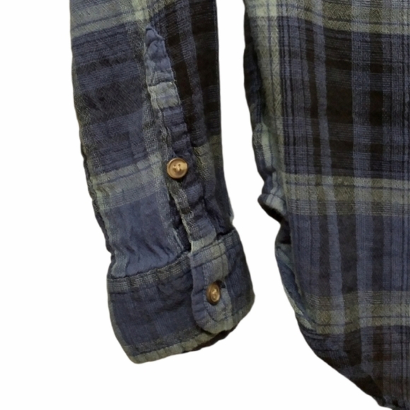 American Eagle boyfriend fit plaid button up shirt - Picture 3 of 11